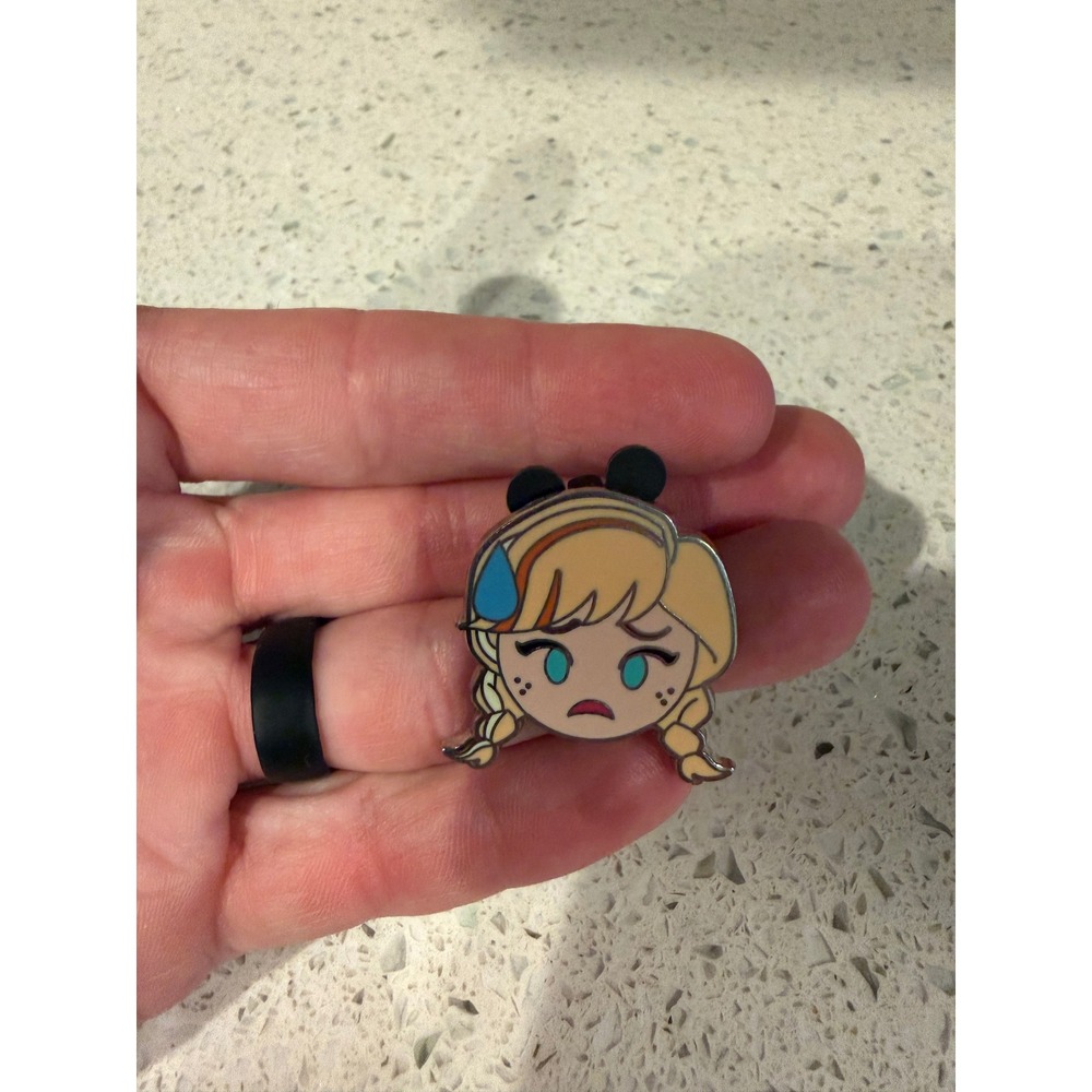 Emoji Blitz - Booster Set - Anna Nervous Only Disney Pin